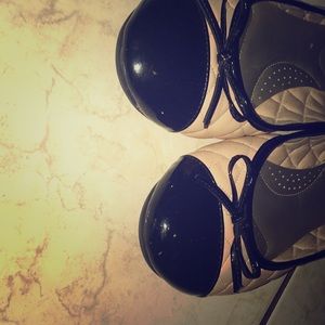 Betsy Jonson used flats size 7